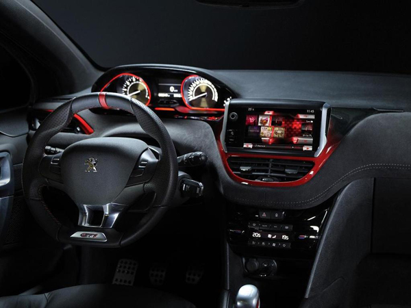 Хэтчбек Peugeot 208 GTi уже в России