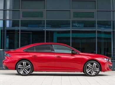 На российском рынке может появится лифтбек Peugeot 508